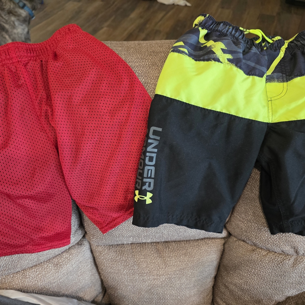 2 Pairs, 1 UA 1 Athletica